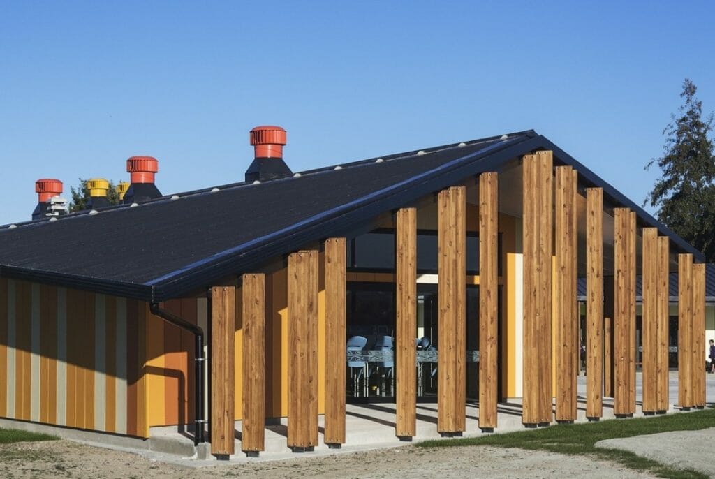 Tkkm O Ngati Kahungunu school exterior wooden beams